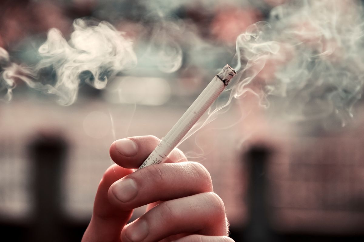 Se débarrasser de la nicotine sur les doigts