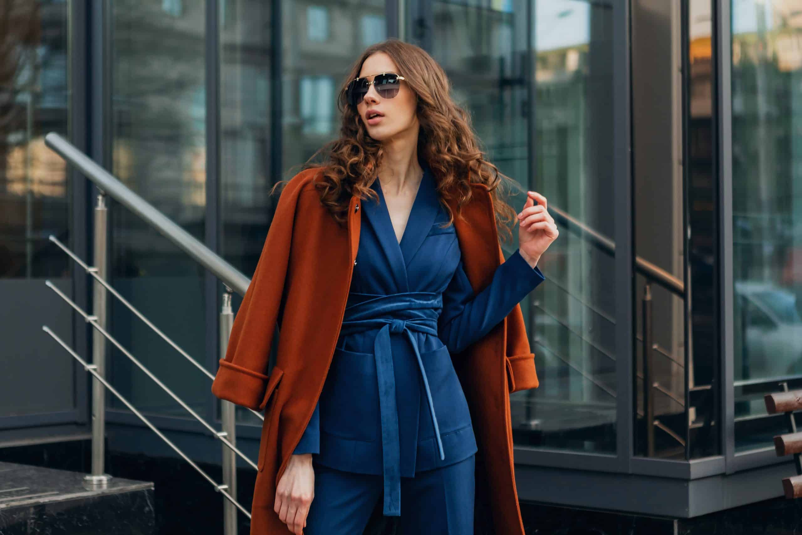 Veste avec robe bleu marine